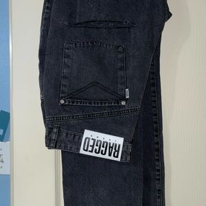 Urban Outfitters Jeans Ragged sz 34 NWOT TORN (style)